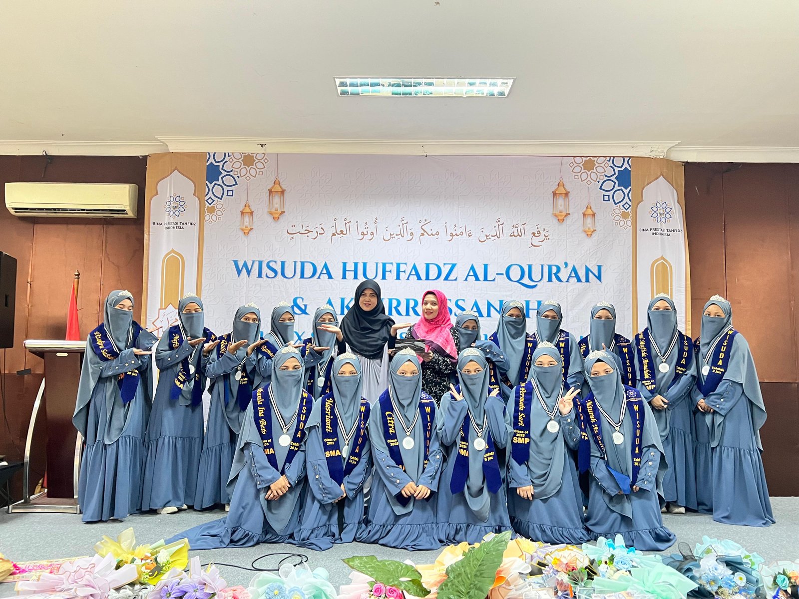 Wisudawati Bersama Bunda